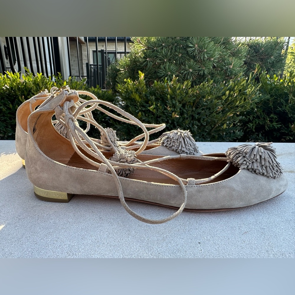 Aquazzura Gray Suede Sunshine Pom Pom Tie Up Summer Resort Wear Flats (Size 9) - Picture 7 of 9